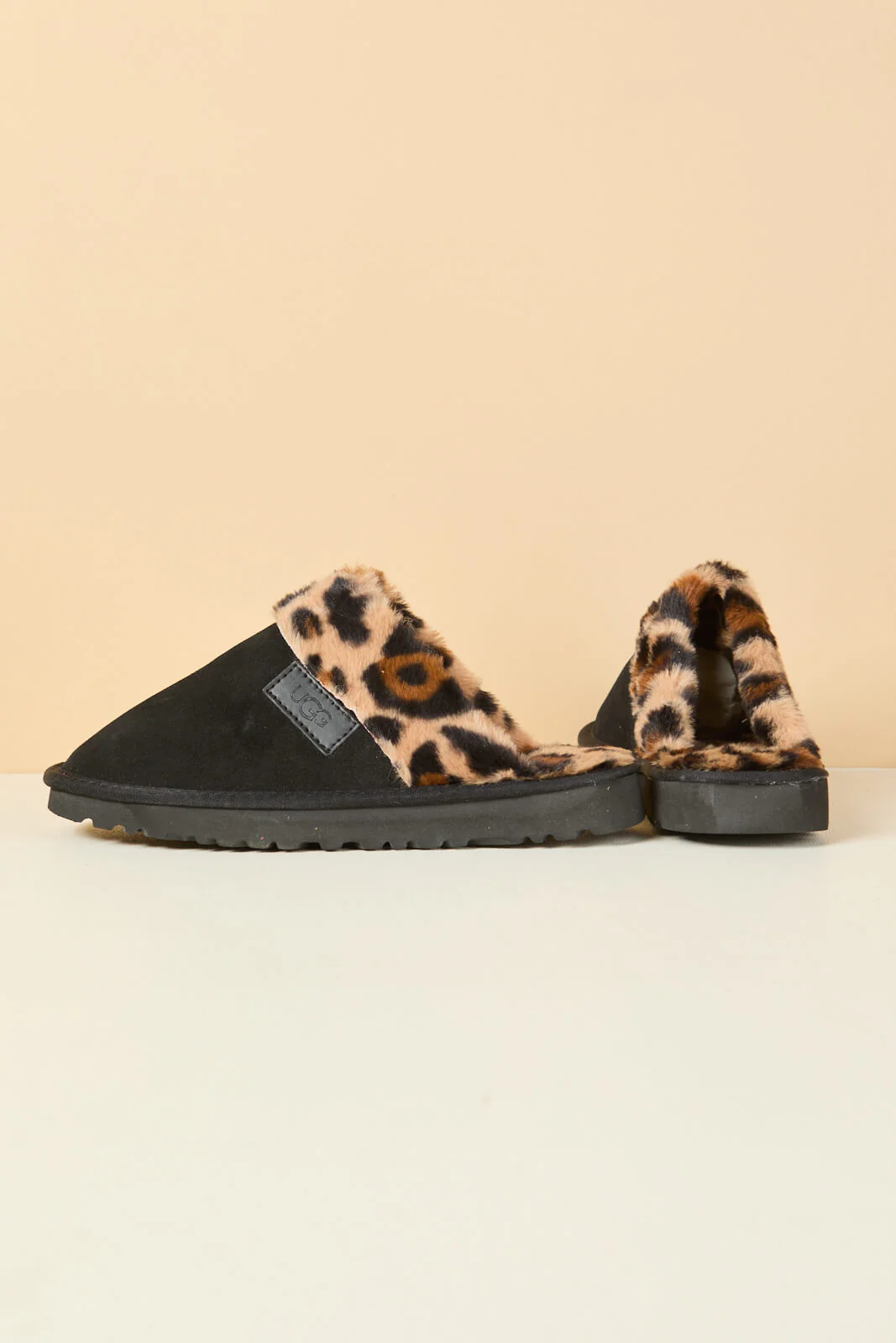 SMAIBULUN Ugg | Wild Whisper Animal Wool Lined Slipper - black - Image 13