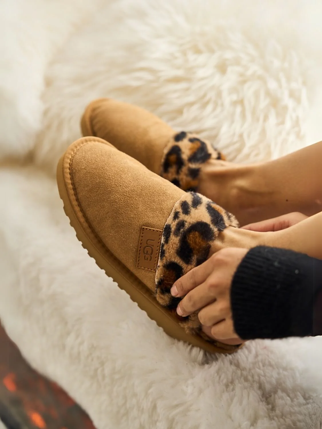 SMAIBULUN Ugg | Wild Whisper Animal Wool Lined Slipper - chestnut