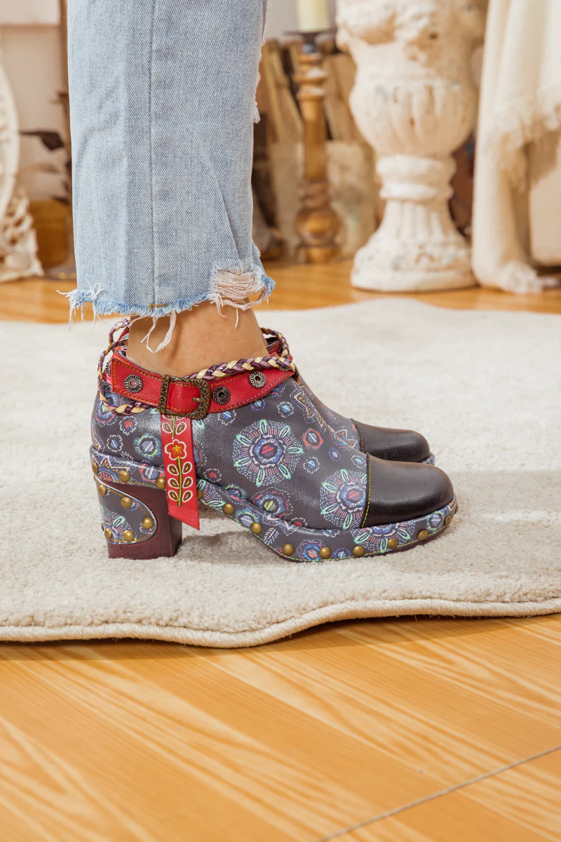 SOFFIA | ABSTRACT LEATHER LOW ANKLE BOOTIE - Image 11