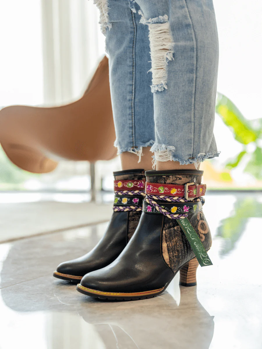 Soffia | Around Courtyard Leather Ankle Bootie - Image 3