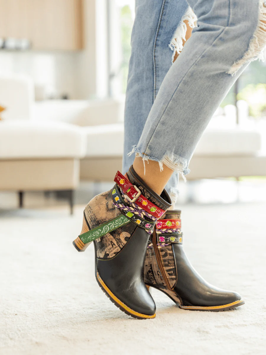 Soffia | Around Courtyard Leather Ankle Bootie - Image 4