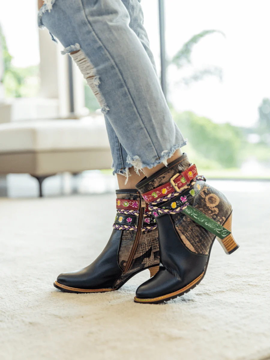 Soffia | Around Courtyard Leather Ankle Bootie - Image 5