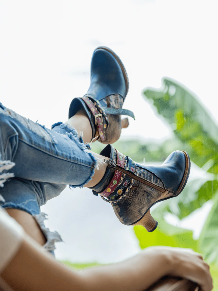 Soffia | Around Courtyard Leather Ankle Bootie - Image 7