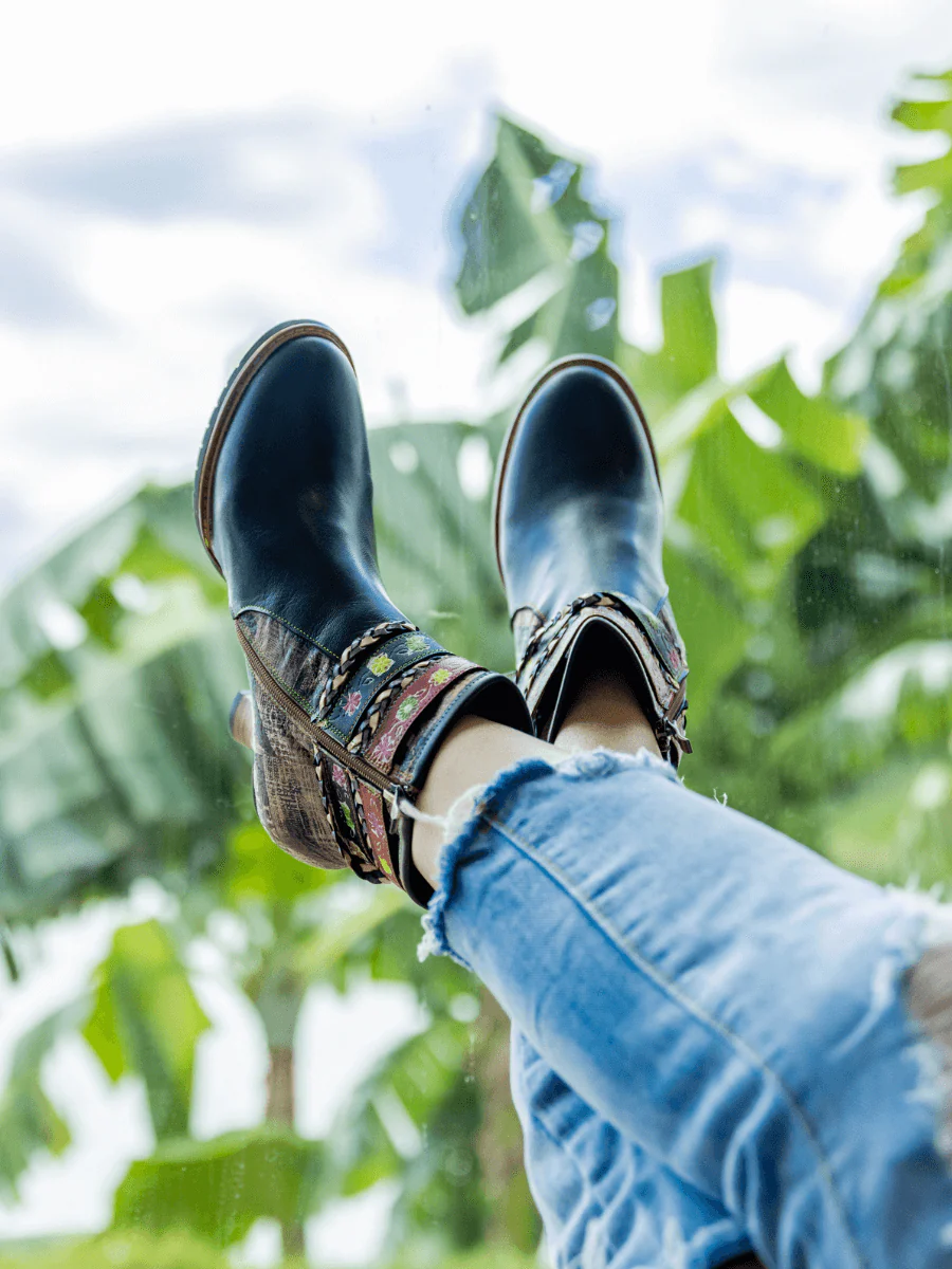 Soffia | Around Courtyard Leather Ankle Bootie - Image 8