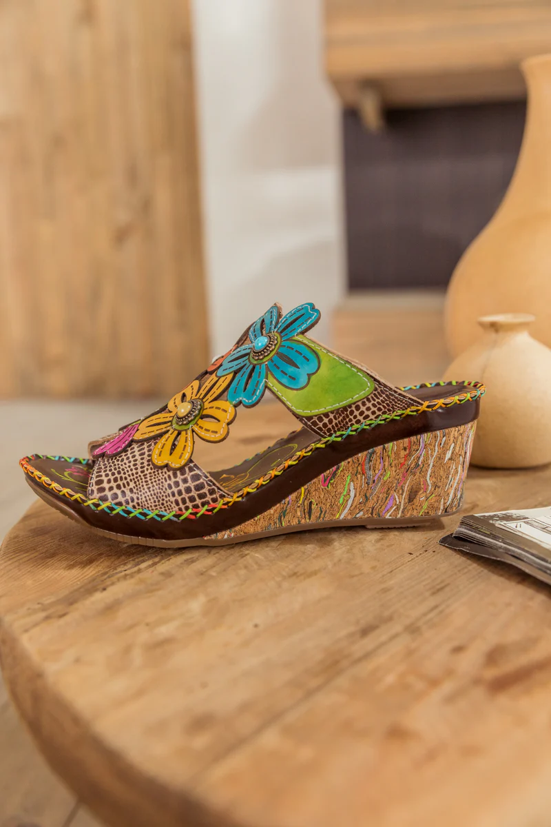 SOFFIA | Beige Floral Appliqued Leather Wedge Mule - Image 3