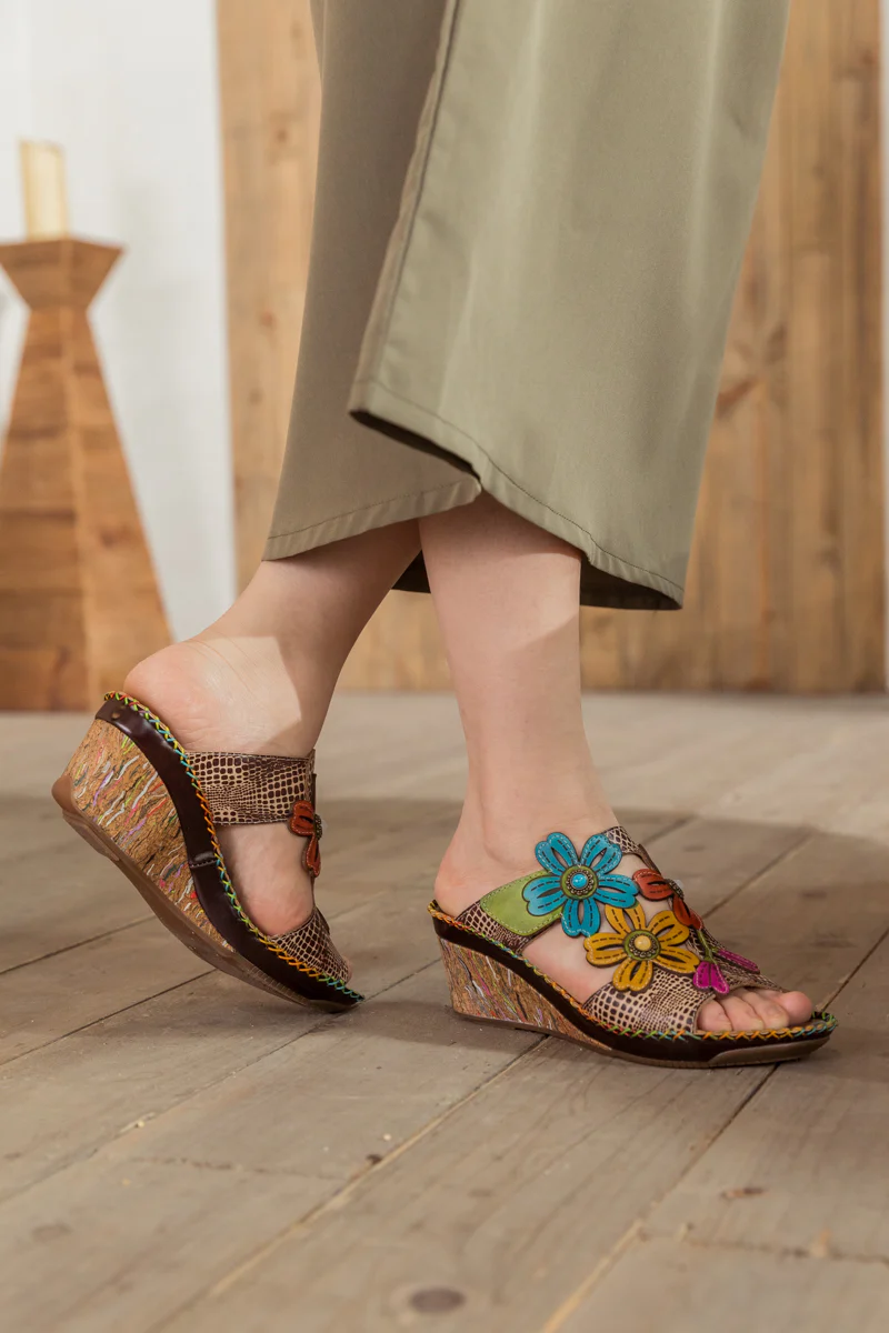 SOFFIA | Beige Floral Appliqued Leather Wedge Mule - Image 8