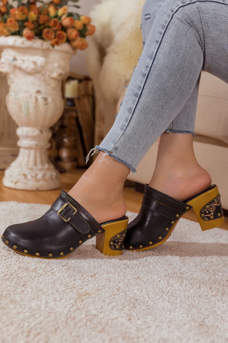 SOFFIA | BLACK LEATHER BLOCK HEEL CLOG - Image 3