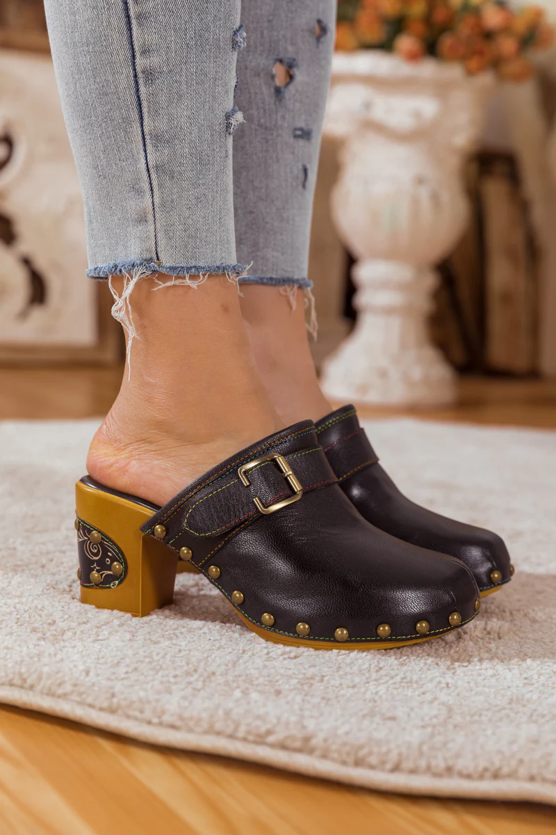 SOFFIA | BLACK LEATHER BLOCK HEEL CLOG - Image 5