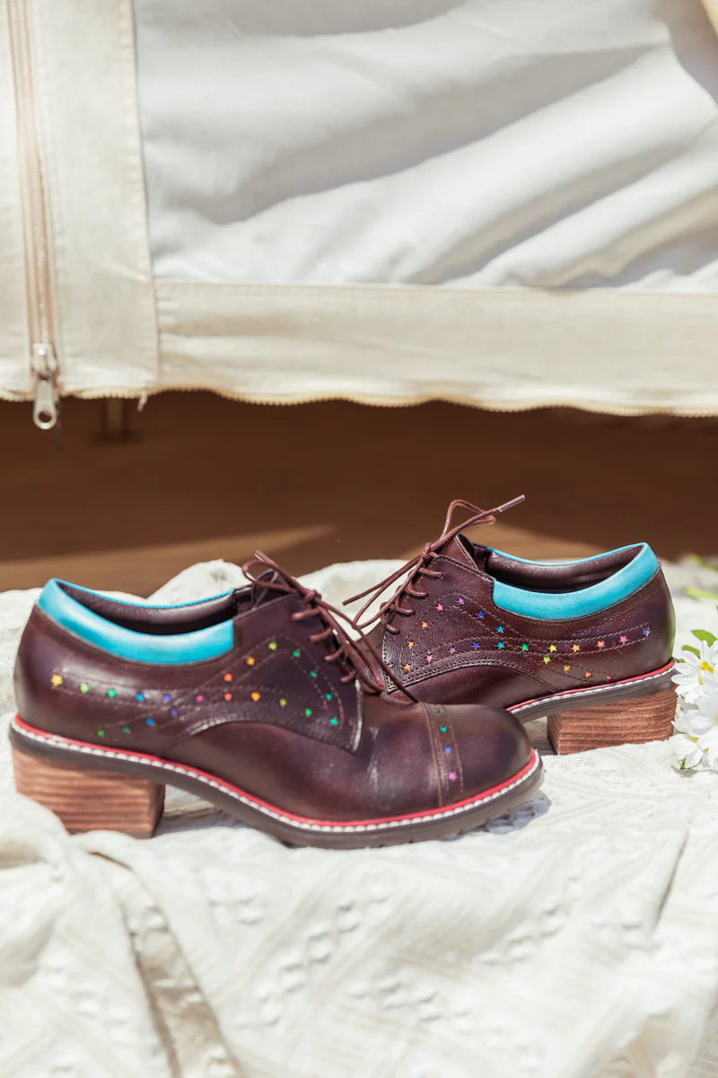 SOFFIA | BROWN STAR EMBOSSED LEATHER BROGUES OXFORD - Image 3