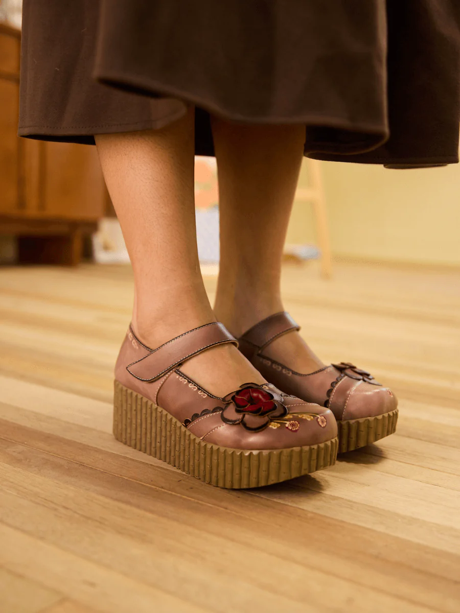 Soffia | Darya Floral Leather Wedge Mary Jane - Khaki - Image 3