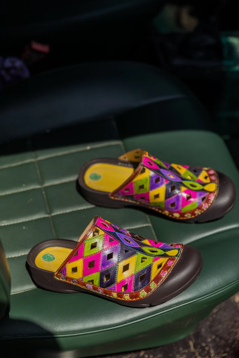 SOFFIA | DIAMOND HOLE CUT-OUT LEATHER SANDAL - Image 5