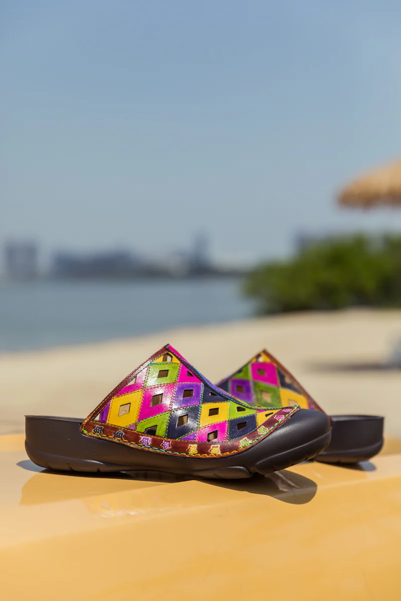 SOFFIA | DIAMOND HOLE CUT-OUT LEATHER SANDAL - Image 7