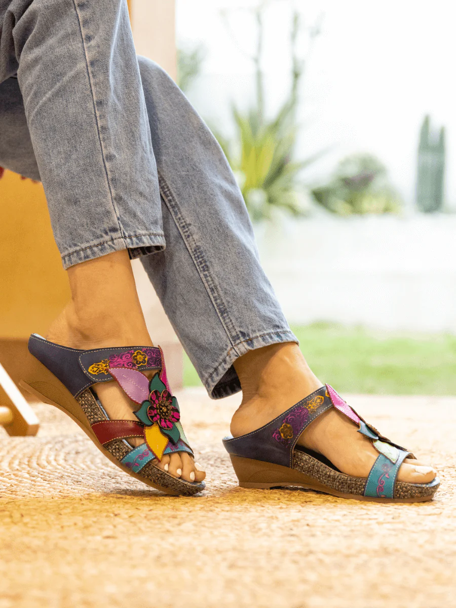 SOFFIA | FLOR DE PARAISO LEATHER WEDGE SANDAL - NAVY - Image 5