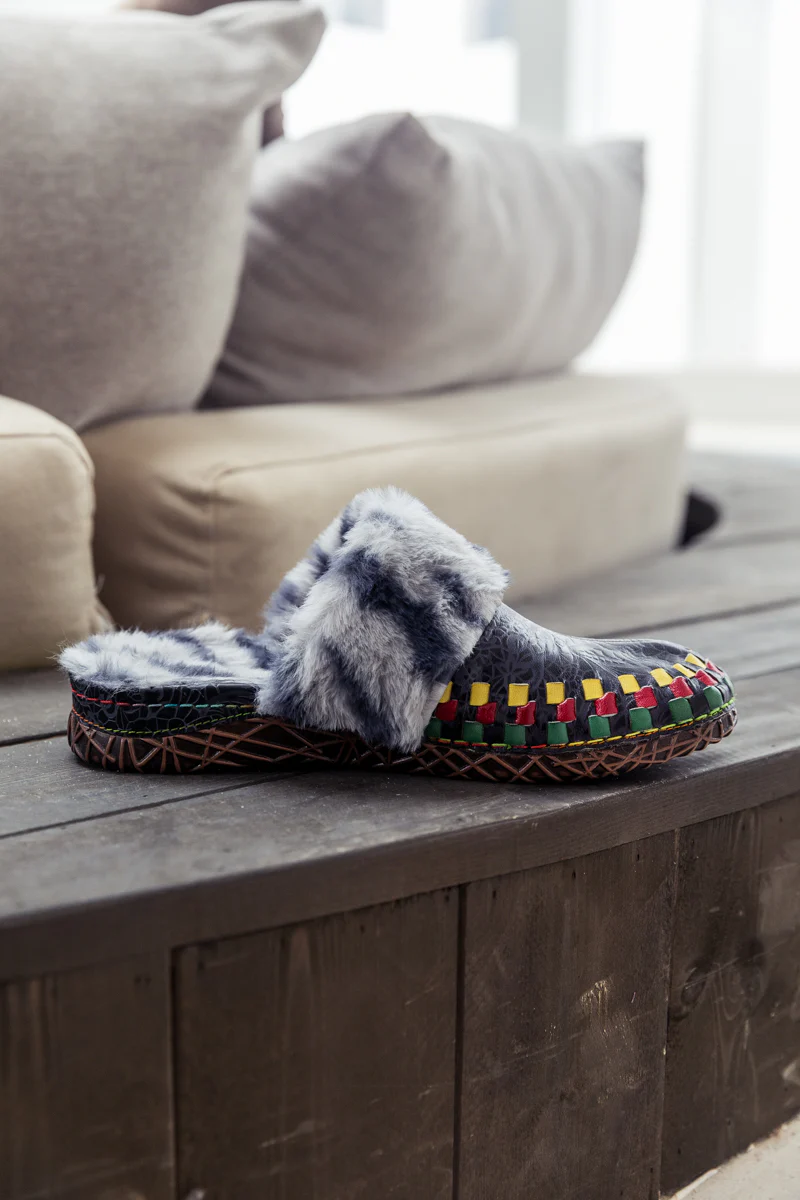 SOFFIA | Floral Embossed Wool Lined Leather Slipper - Navy Black - Image 5