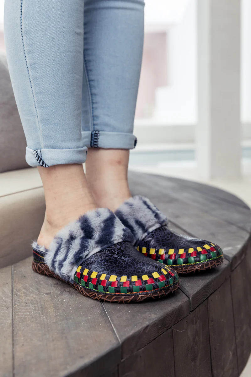 SOFFIA | Floral Embossed Wool Lined Leather Slipper - Navy Black - Image 9