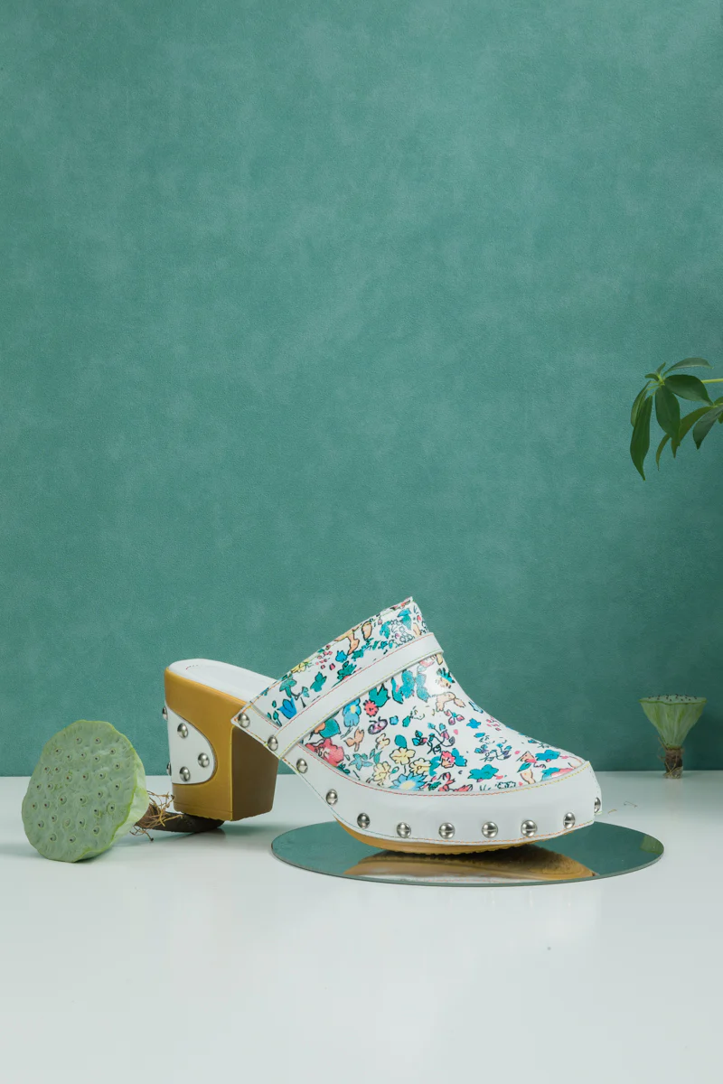 SOFFIA | GRAFFITI FLORAL PATTERNED LEATHER CLOG WHITE - Image 7