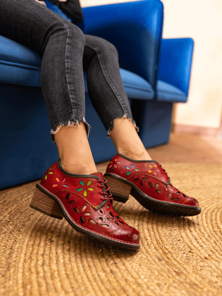 SOFFIA | IT JUST DAISY PERFORATED LEATHER OXFORD - Image 3