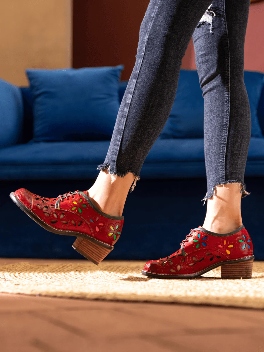 SOFFIA | IT JUST DAISY PERFORATED LEATHER OXFORD - Image 6