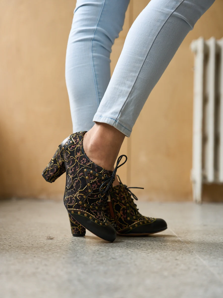 Soffia | Jingle My Way Stud Embellished Jacquard Oxford - Image 10