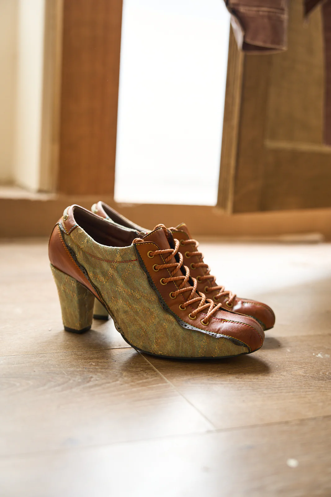 Soffia | Meye Vintage Canvas Rips Leather Brogues - Image 9
