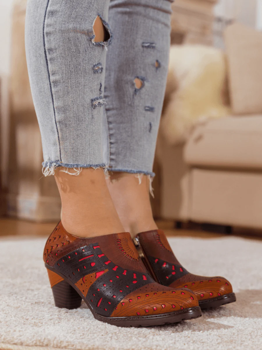 SOFFIA | PERFORATED BROWN LEATHER PUMP - Image 4