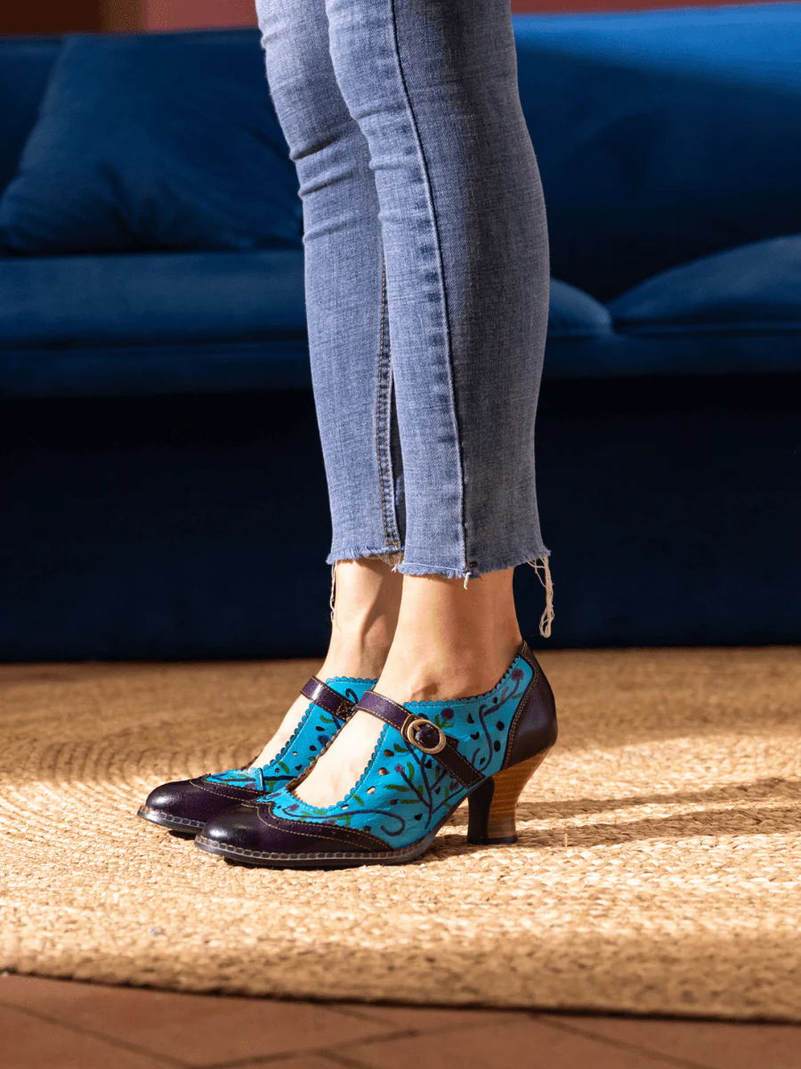 SOFFIA | PICKING PETALS FLORAL PERFORATED LEATHER PUMP - Image 3