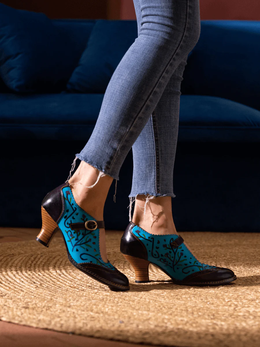 SOFFIA | PICKING PETALS FLORAL PERFORATED LEATHER PUMP - Image 6