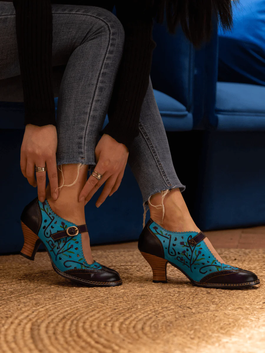 SOFFIA | PICKING PETALS FLORAL PERFORATED LEATHER PUMP - Image 8