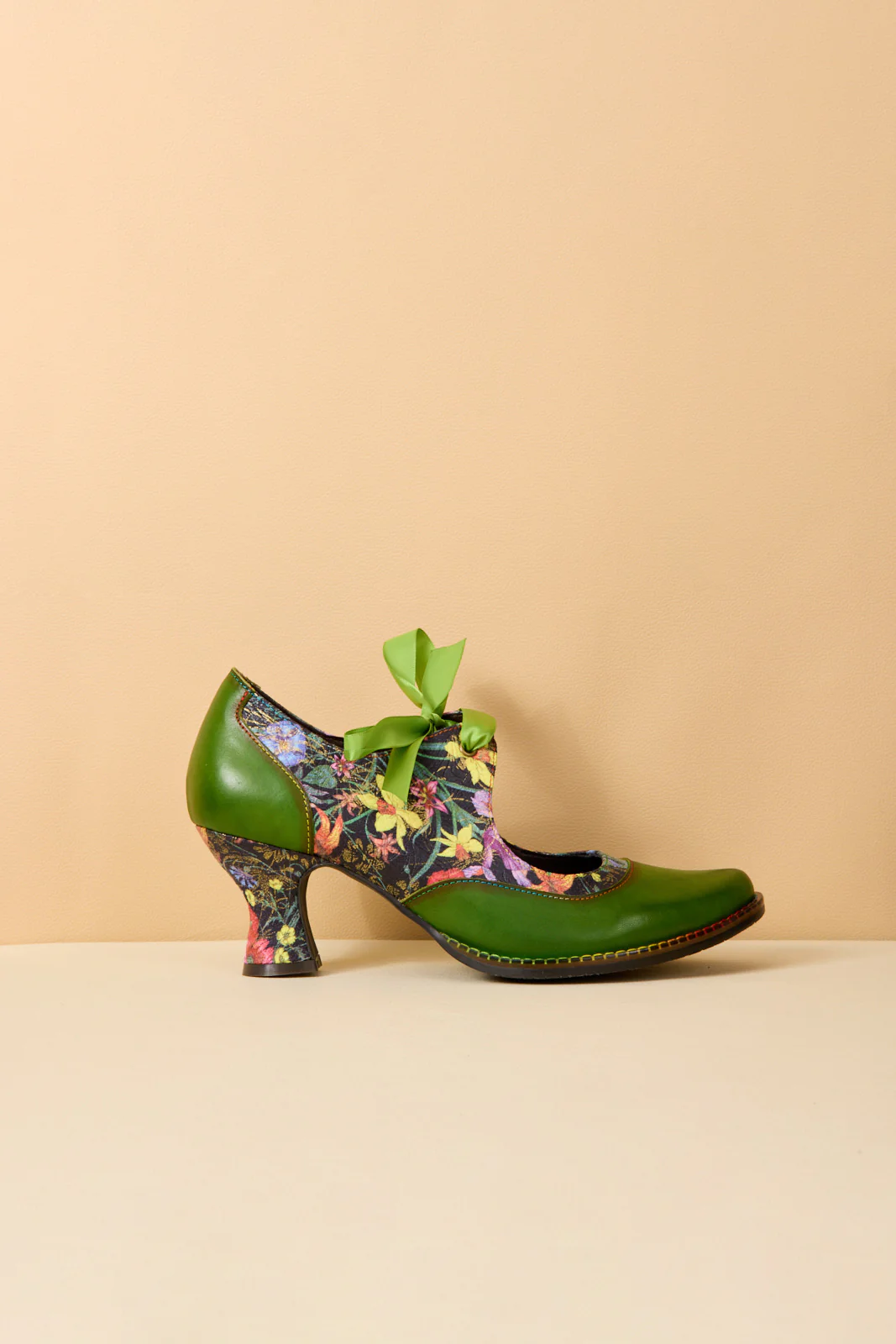 Soffia | Romance Novel Floral Leather Pump - Image 10