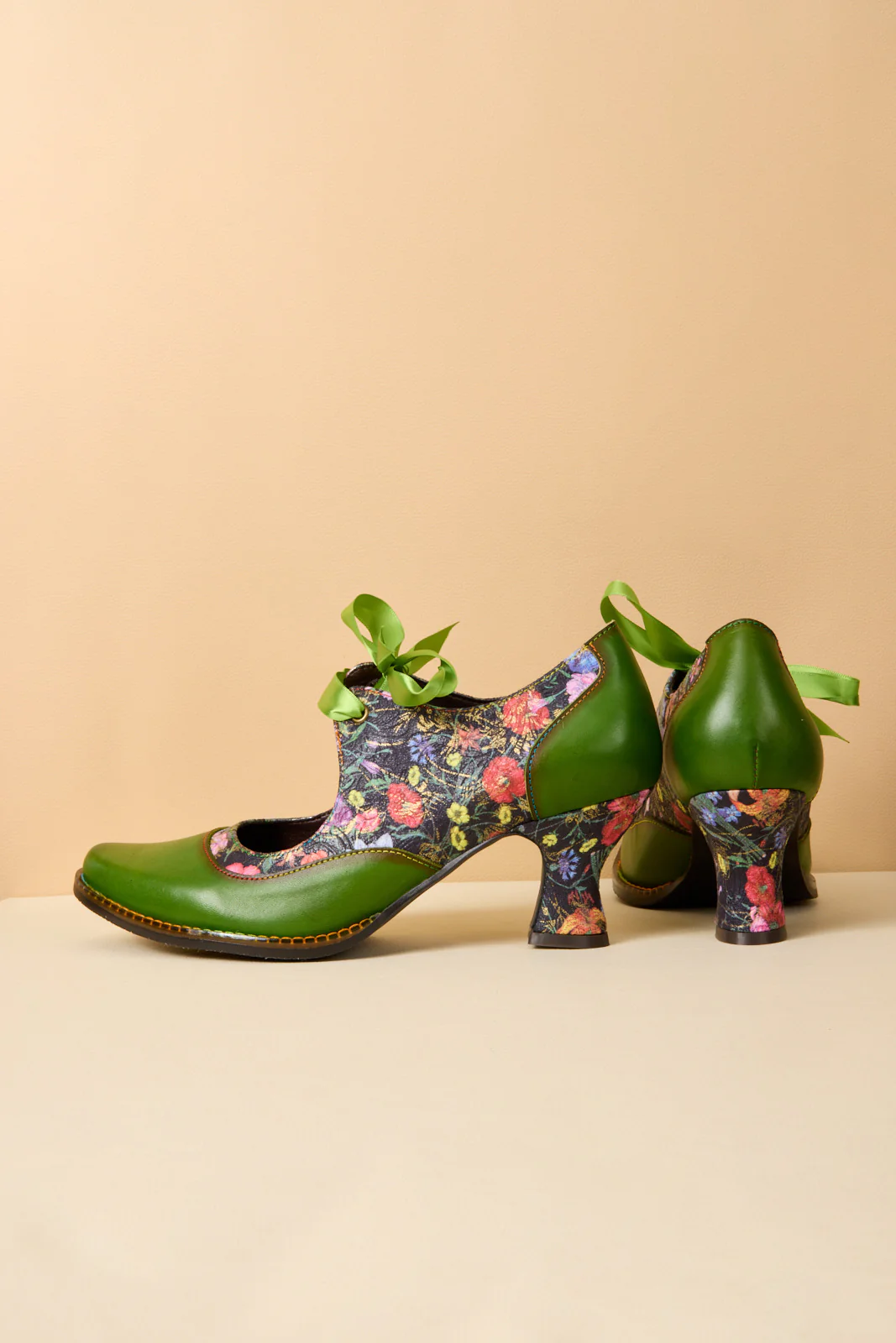 Soffia | Romance Novel Floral Leather Pump - Image 11