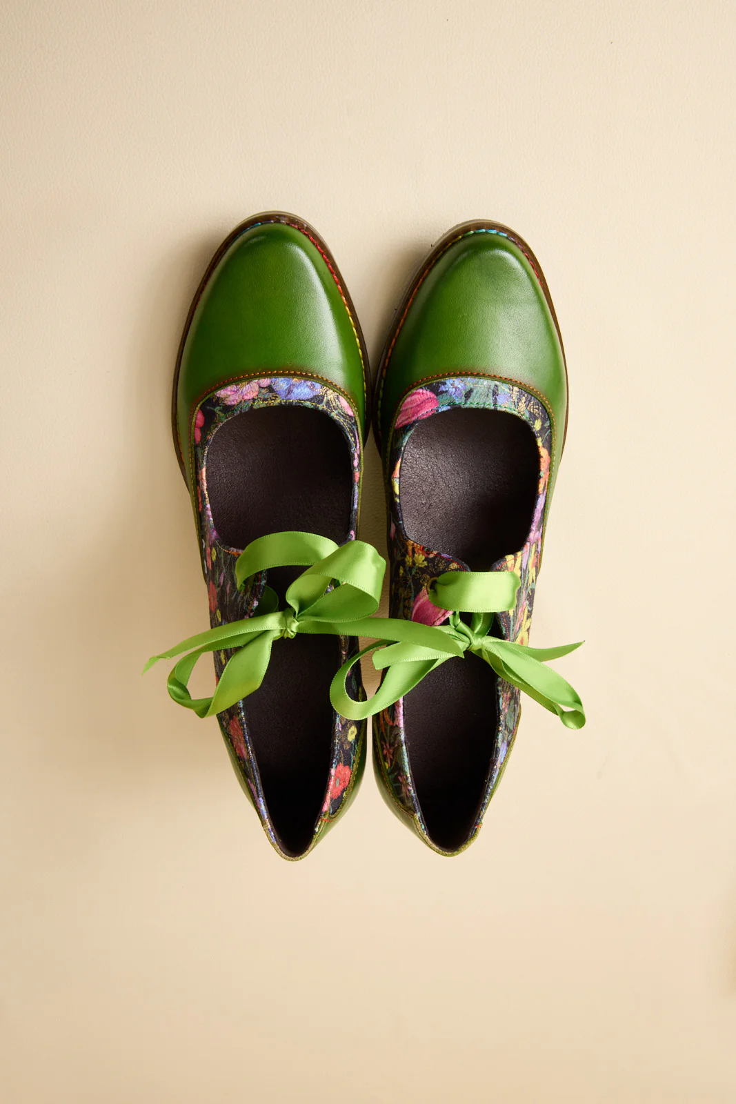 Soffia | Romance Novel Floral Leather Pump - Image 12