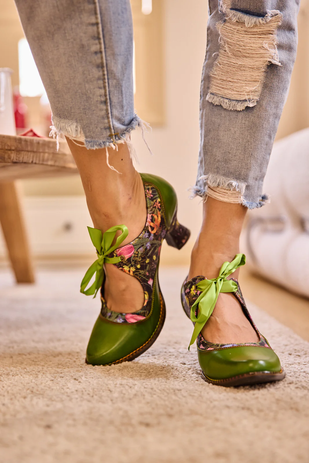 Soffia | Romance Novel Floral Leather Pump - Image 2