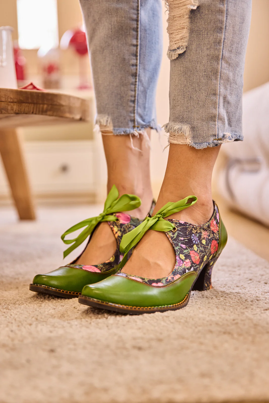 Soffia | Romance Novel Floral Leather Pump - Image 3