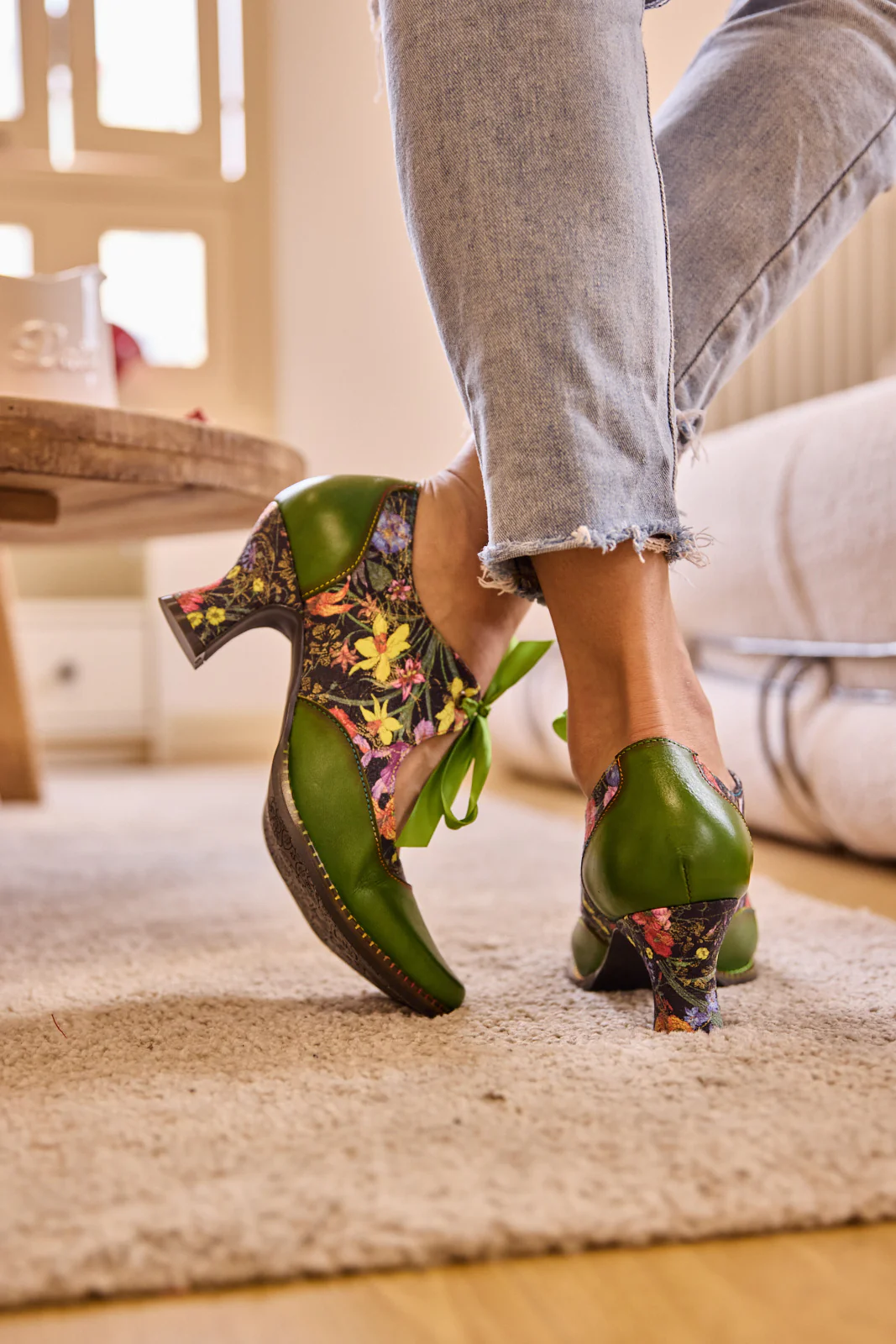 Soffia | Romance Novel Floral Leather Pump - Image 4