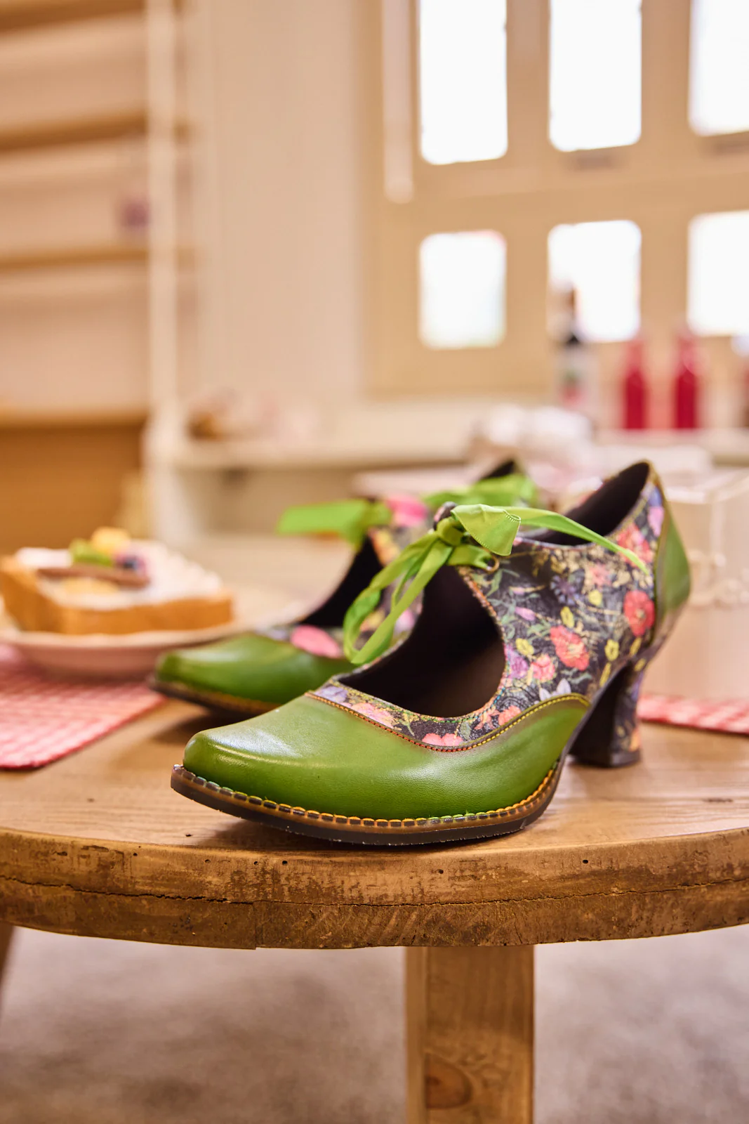 Soffia | Romance Novel Floral Leather Pump - Image 7