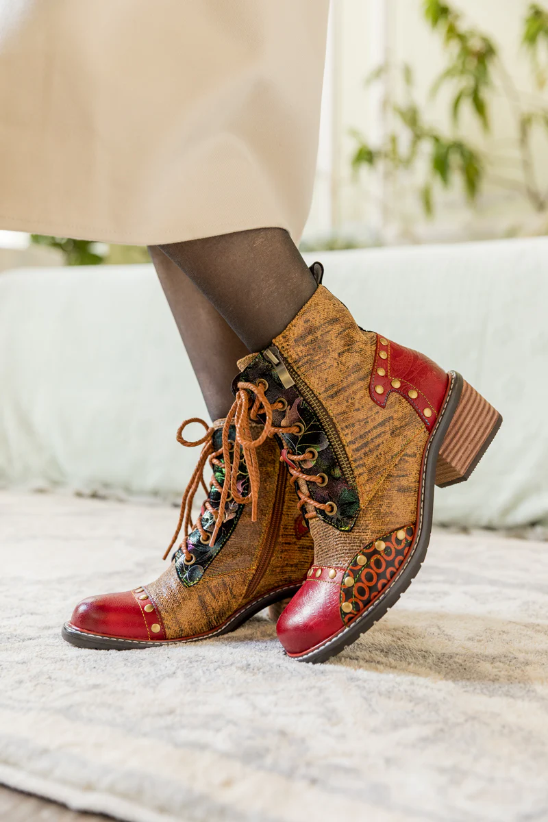 SOFFIA | STUDDED LACE UP LEATHER ANKLE BOOT - Image 7