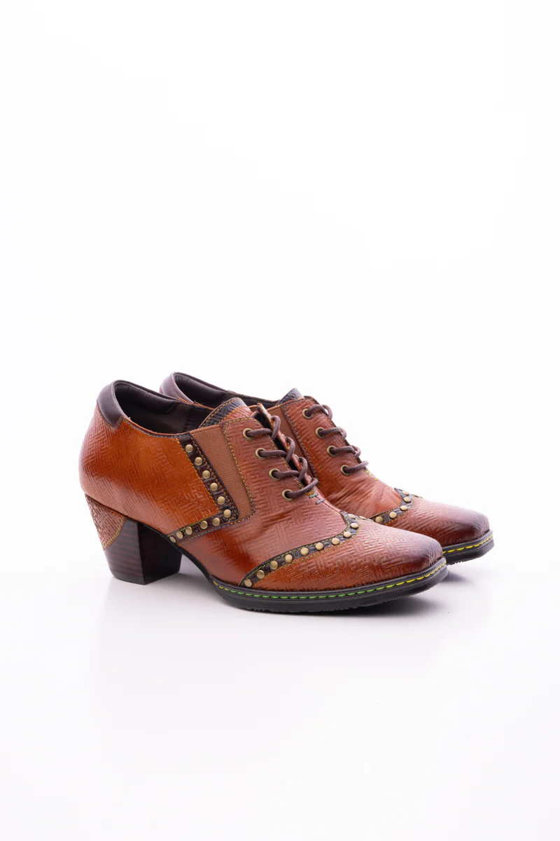 SOFFIA | ZOIE MAZE EMBOSSED STUDDED LEATHER OXFORD - Image 10