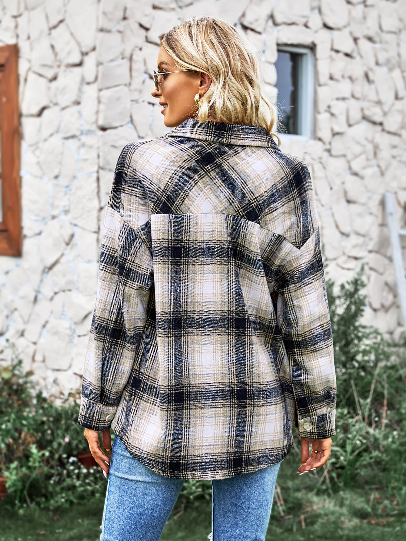 TYPICAL FALL POCKETED PLAID SHACKET - BLACK - Image 3